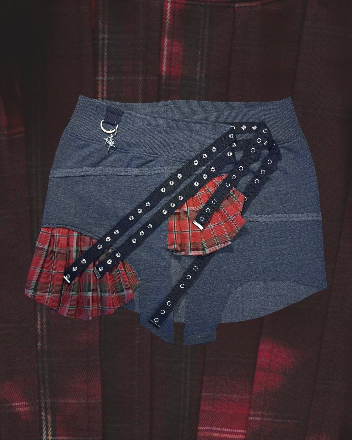 Serpent Kilt Mini - Charcoal / Dirty Red. *READY TO SHIP*
